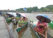Lebih Tertarik Hidupkan Pasar Terapung Asli
