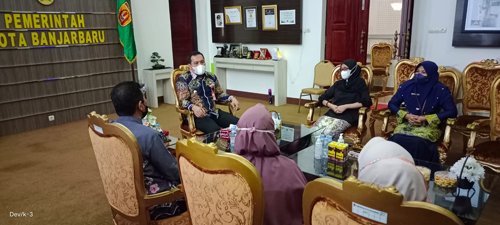 Walikota Banjarbaru Berikan Misi Literasi Pada Hudan 1 hAL 10 3 kLM bjb sATU 2