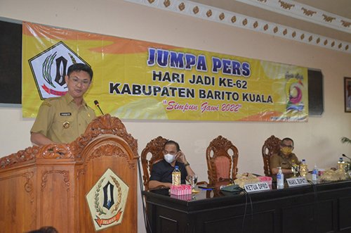Jumpa Pers Harjad ke-62 Batola<br>Wabup Paparkan Keberhasilan 1 hal 11 Batola 4 klm 18