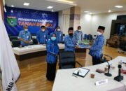 Pemkab Tanbu Terima Penyerahan DIPA, Buku Daftar Alokasi Transfer Daerah Dan Dana Desa Tahun 2022