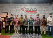 Penandatanganan Perjanjian Kerjasama Pemkab Kotabaru dengan Antara Digital Media