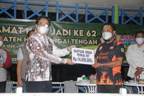 Dalam Rangka Hari Jadi ke-62 Kabupaten HST<br>Bupati Buka Senibudaya dan Sapa Warga 3 hal 2 HST 2 3 klm 5