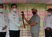 Peresmian Kawasan Metalurgi IKM WasakaBupati Serahkan Hibah Alat Tempa Besi