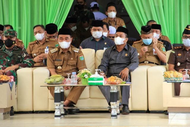 Wakil Ketua DPRD Tanbu Hadiri Acara Peringatan HKN Ke 57 Tahun 1 hal 7 Tanbu Adv 4 klm scaled