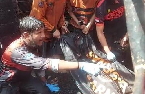 Bocah 6 Tahun Ditemukan Tewas Terbakar 1 5 terbakar 4klm