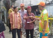 BPK Penjelajah Firefighters Berikan Bantuan ke Kakek Korban Kebakaran 9 BPK Penjelajah Firefighters Berikan Bantuan ke Kakek Korban Kebakaran