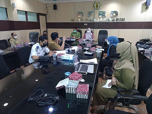 Foto lensa DPRD kota2