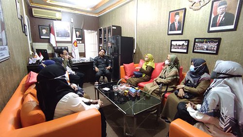 Foto lensa DPRD kota7