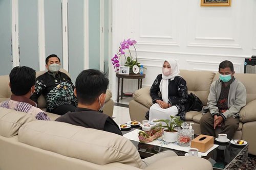 Walikota H Ibnu Sina Terima Kunjungan KPU Kota Banjaramsin 1 Hal 9 3 KLm Kontrak 2 2