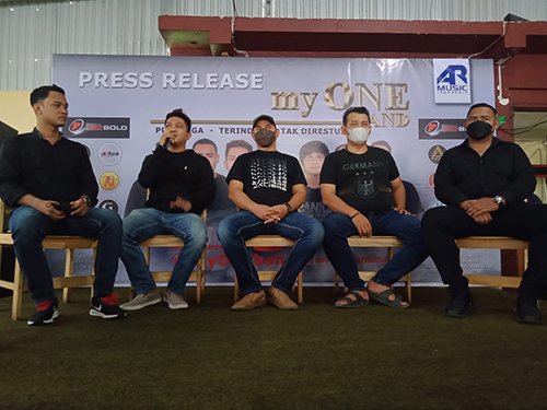 Asli Banua, My One Band Rilis Single Perdana Berjudul 'Terindah' 1 Hal 9 3 Klm Band