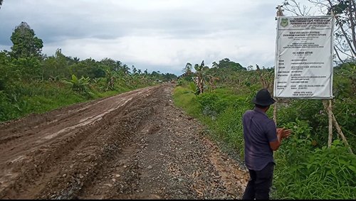 Legislator Kapuas Soroti Proyek Peningkatan Jalan Sei Asam 1 Hal Kapuas