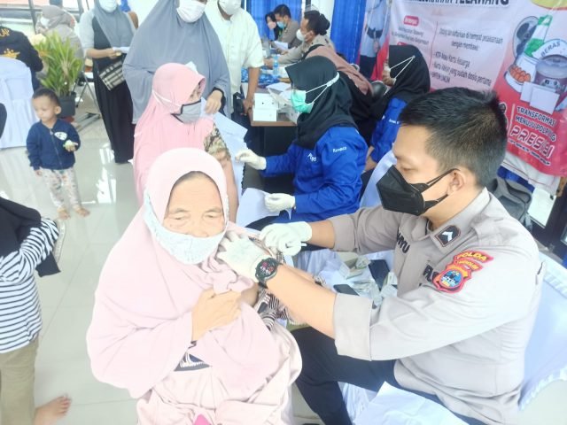 Sudah Ratusan Lansia Jalani Booster Vaksin 1 IMG 20220114 WA0062 scaled