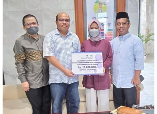 Bantu Anak Yatim Dan Lansia, UPZ Bank Kalsel Serahkan Rp10 Juta Kepada Yayasan Al Tamar 1 IMG 20220124 WA0012 scaled