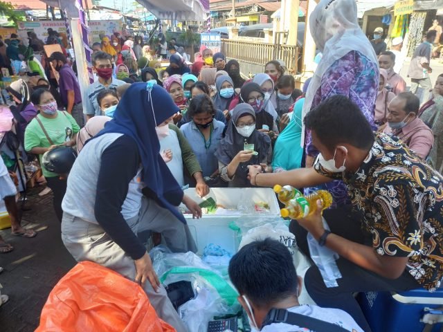 Gelar Operasi Pasar Minyak Goreng di Lokasi yang Jauh dari Ritel Modern 1 IMG 20220124 WA0066 scaled