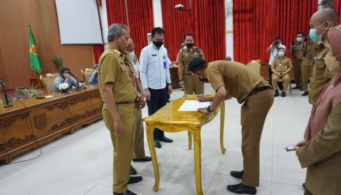 Penandatanganan Perjanjian Kinerja Lingkup Sekretariat Daerah Kota Banjarbaru
