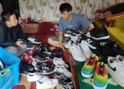 Melirik Bisnis Sepatu Bekas Branded