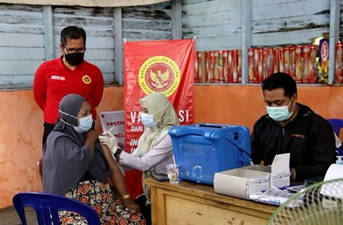 Bupati Kembali Tinjau Vaksinasi BIN di HSS 1 hal 12 HSS 1 3 klm 3