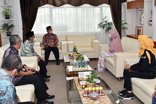 hal 12 HSS 1 3 klm 8