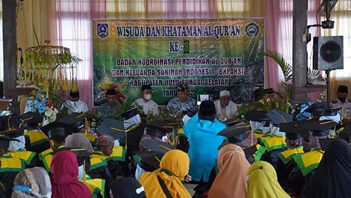 Wisuda dan Khataman Alquran BKPAKSI 1 hal 12 HSS 3 klm 1