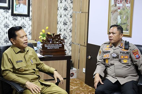 Bupati Tapin Mendapat Kunker Kapolres Baru 1 hal 12 TApin 35 klm 12