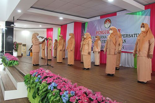 Pengurus DWP Balangan Periode 2021-2024 Dilantik 1 hal 2 BAl 3 klm 4