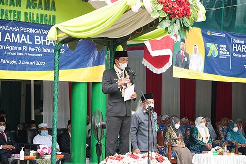 Bupati Balangan Pimpin Upacara HAB Kemenag ke-76 1 hal 2 Bal 1 3 klm 1