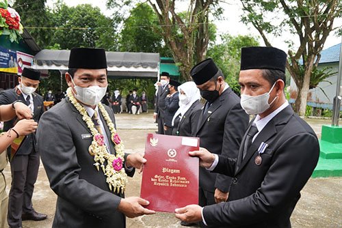 Bupati Balangan Pimpin Upacara HAB Kemenag ke-76 3 hal 2 Bal 2 3 klm 1
