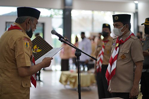 Bupati Balangan Dilantik Jadi Ketua Mabicab Gerakan Pramuka 1 hal 2 Bal 3 klm 2