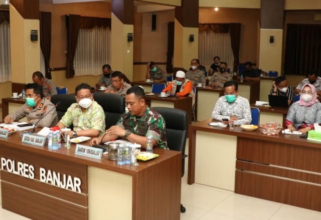 hal16 4klmbjr2 11 scaled