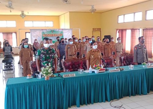 15 Bartim Bupati Bartim Ampera AY Mebas membuka Musrenbang