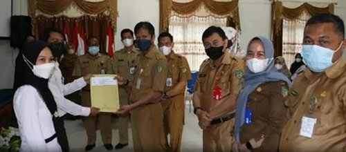 15 Barut Serahkan SK