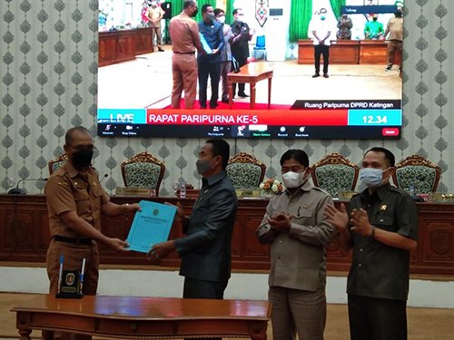 15 Katingan Persetujuan raperda mnjadi perda
