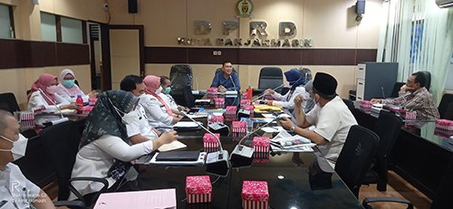 Hal 10 3 KLm Komisi III DPRD Kota parat dengan pendapat dengan DPUPR