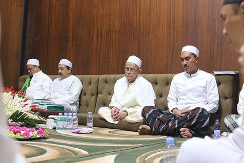 Hal 16 4 Klm Martapura Hadiri haul