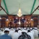 Hal 9 3 KLm Jemaah di Masjid