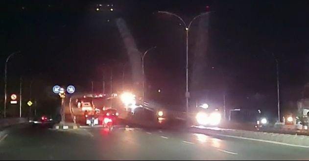 Jembatan Basit Gelap Gegara Pencurian Kabel<br>BPJN Akan Laporkan ke Polisi 1 Hal 9 3 Klm Jembatan Gelap