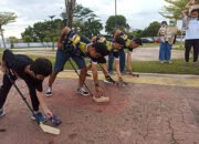 Olahraga Lari Bersama Mobil Kecil