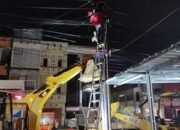 Tertindih Pipa Telkom, Perbaikan Pipa Distribusi Jalan Sutoyo TerkendalaAliran Air Normal Sabtu malam