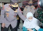 Tinjau Kegiatan Vaksinasi di Kalsel, Kapolri Tekankan Pentingnya Prokes