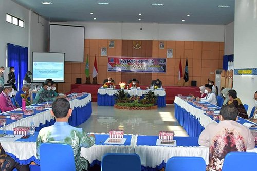 hal 12 HSS 1 3 klm 18