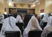 Pelajaran PKnSiswa SMA Negeri 1 Paringin Kunjungi DPRD