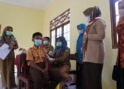Bunda Sri Pantau Pelaksanaan Vaksin Anak Usia 6-11 Tahun