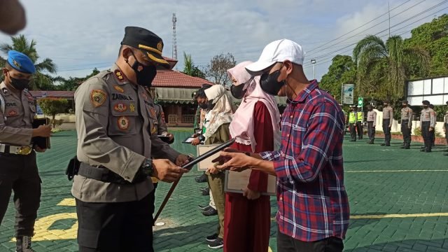 Dedikasi Percepatan Vaksinasi<br>Kapolres Balangan Beri Penghargaan ke Awak Media 1 hal 2 Bal 3 klm 6 scaled