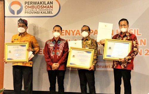 Pemko Banjarbaru Raih Penghargaan Ombudsman 1 hal10 3klmbjb1 5