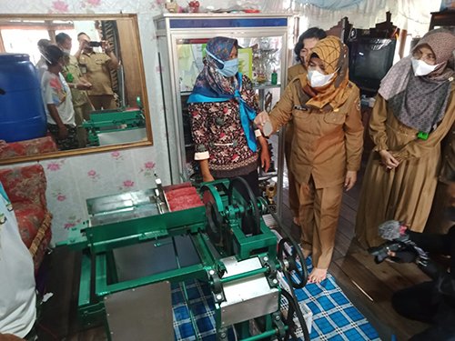 15 Kalteng 2 Kepala Dinas Koperasi dan UKM Ati Mulyati