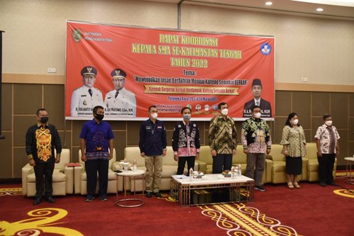 15 Kalteng 3 Pembukaan Rapat koordinasi Kepala SMA se Kalteng