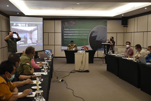 15 Kalteng HL Staf ahli bidang perekonomian dan pembangunan Prov kalteng Leonard S Apung