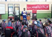 Sosialisasi #Cari_Aman, Trio Motor Kunjungi SMKN 1 Kertak Hanyar