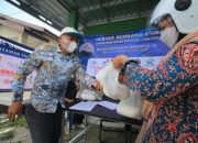 FWE dan Mitra Gelar Sembako Murah di Sungai Andai