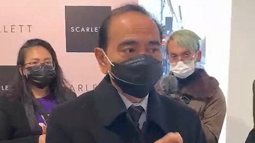 Duta Besar RI Untuk Prancis Mohamad Oemar Kunjungi Booth Dekranasda Banjarbaru 3 Hal 10 2 Klm BJb Gabung 1